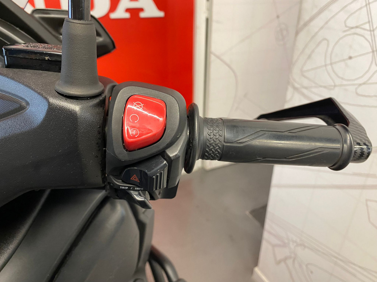 YAMAHA X-MAX 300 - 92€/mois*