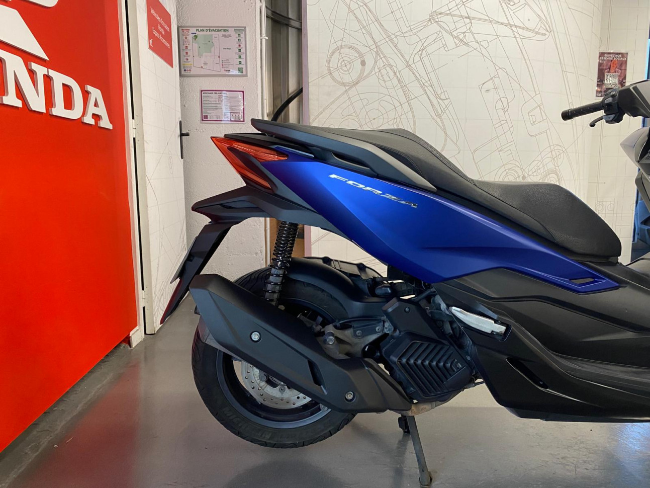 HONDA FORZA 125 - 87.73 €/mois*