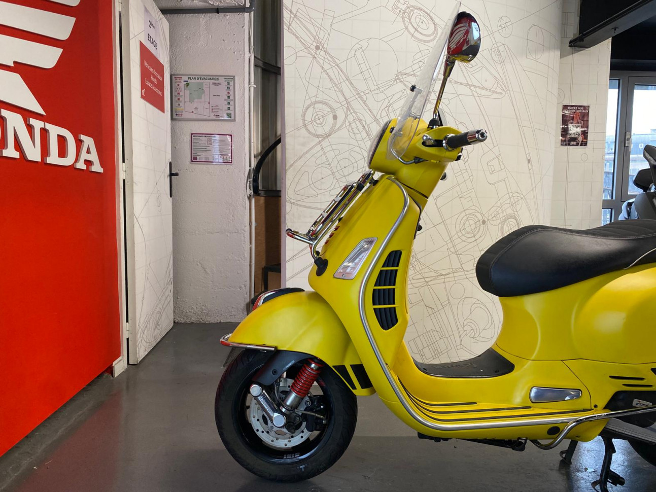 VESPA GTS 125IE SUPER - DEPOT VENTE