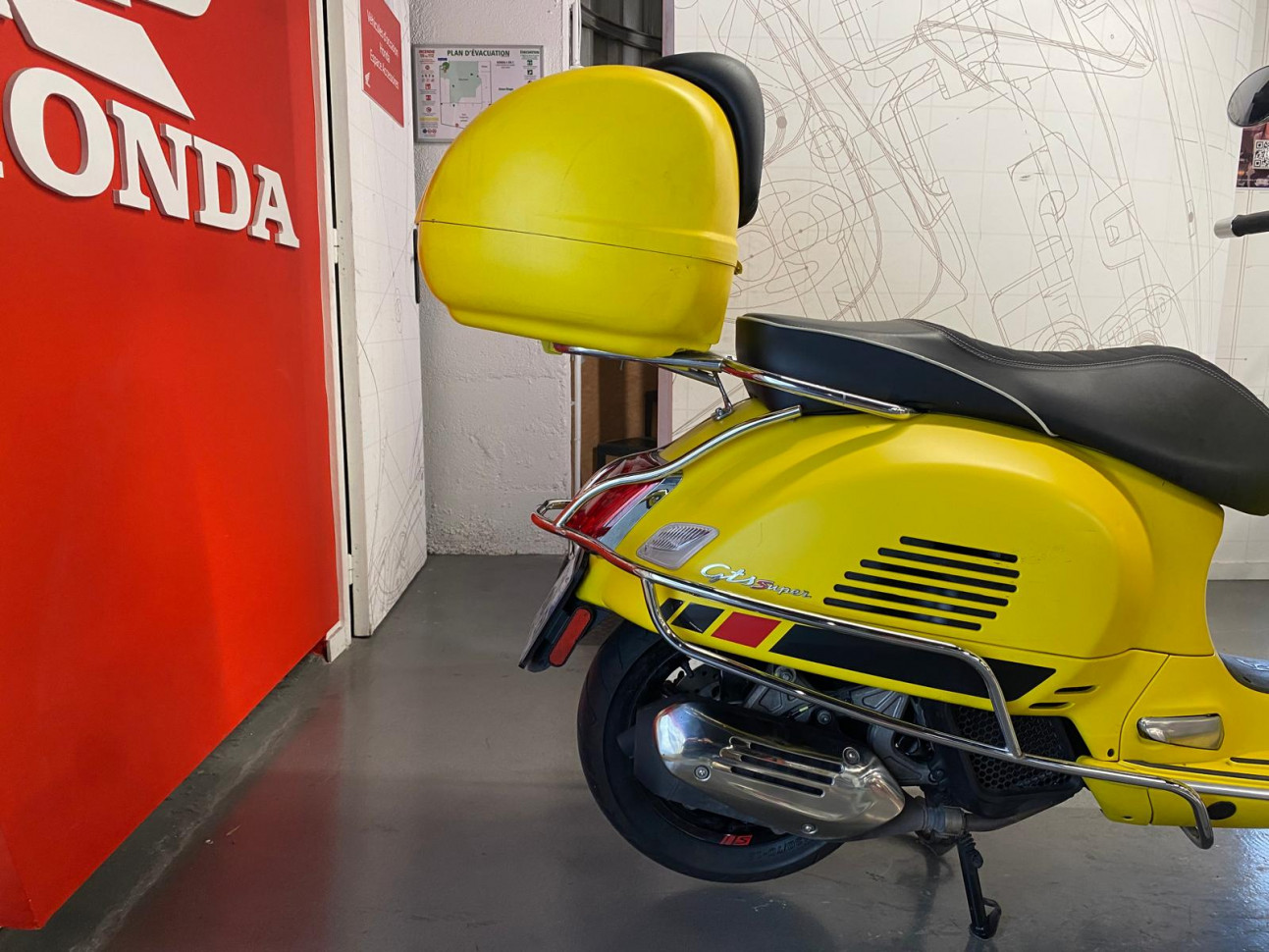 VESPA GTS 125IE SUPER - DEPOT VENTE