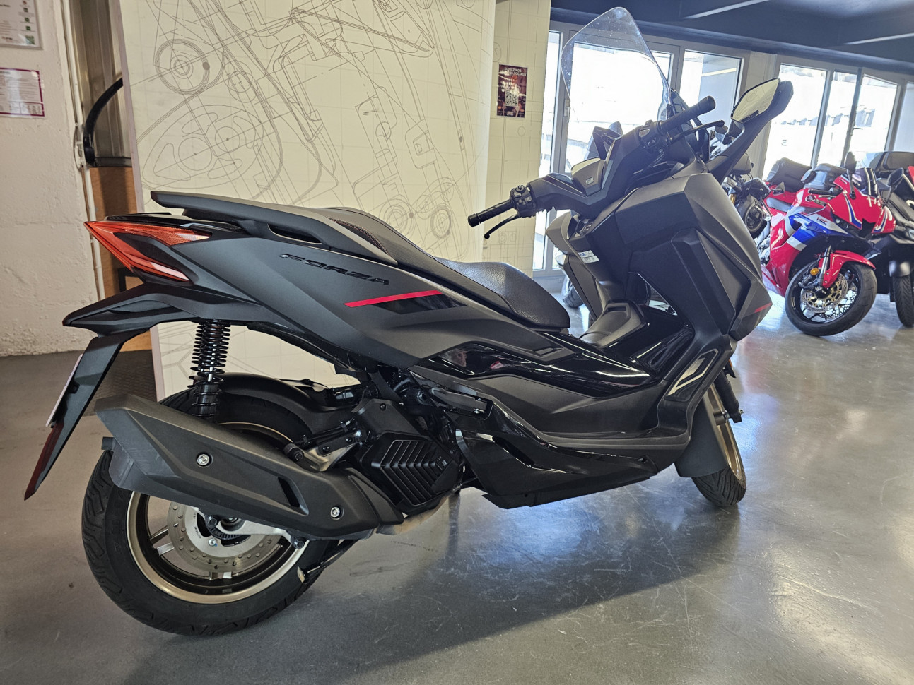 HONDA FORZA 125 Special Edition SE - 96€/MOIS*